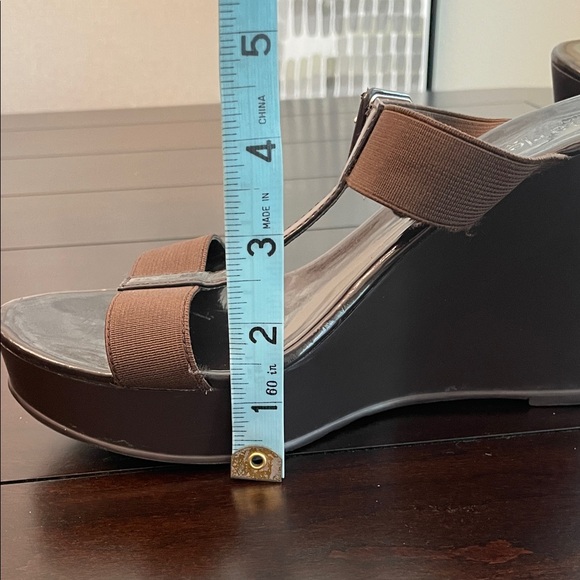 Charles By Charles David Brown Wedge Sandals - Picture 6 of 10